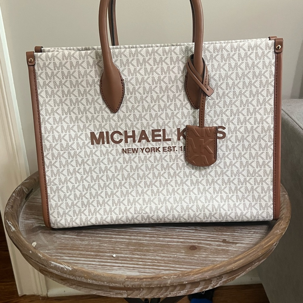 Brand New- Michael Kors- Mirella- medium tote bag- vanilla